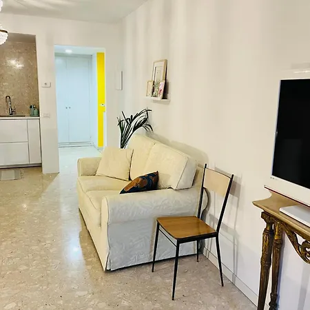 Apartment San Bernardino Monolocale Con Balcone