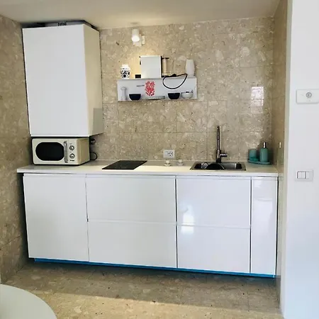 Apartman San Bernardino Monolocale Con Balcone *